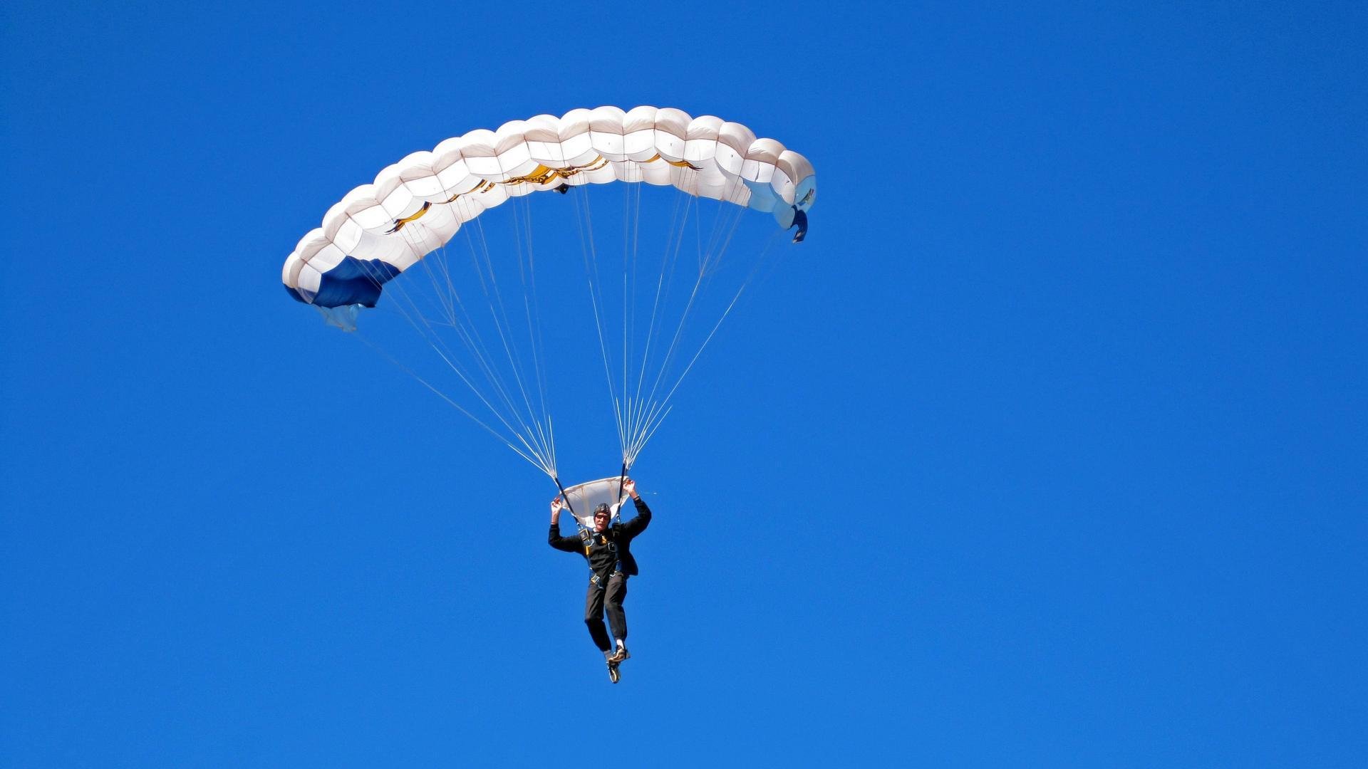 Kering-城市篮球夜场活动盛大开启，点燃群众体育热潮，篮球馆晚上开放吗